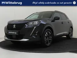 Zwart, metallic lak Gebruikt 2022 Peugeot e-2008 Allure SUV | € 20.925 (Goede deal)