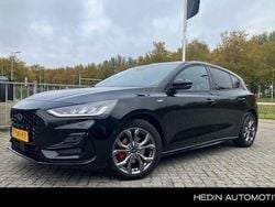 Zwart Gebruikt 2023 Ford Focus ST-Line Hatchback | € 21.995 (Goede deal)