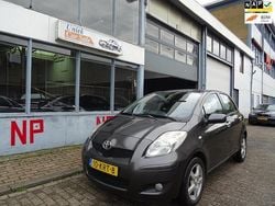 Grijs Gebruikt 2010 Toyota Yaris Hatchback | € 4.999 (Eerlijke prijs)