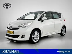 Wit parelmoer Gebruikt 2014 Toyota Verso-S Limited MPV | € 10.450 (Duur)