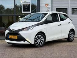 Wit Gebruikt 2017 Toyota Aygo Hatchback | € 6.950 (Eerlijke prijs)