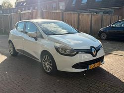 Wit Gebruikt 2013 Renault Clio IV Expression Hatchback | € 5.699 (Eerlijke prijs)