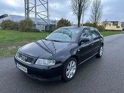 Zwart Gebruikt 2002 Audi A3 | € 850