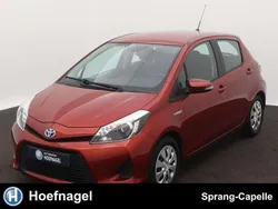 Rood Gebruikt 2012 Toyota Yaris Hybrid Hatchback | € 9.950 (Iets duurder)