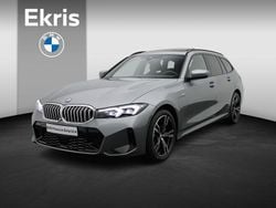 Grijs Gebruikt 2025 BMW 330e M Sport Stationwagen | € 55.900 (Eerlijke prijs)
