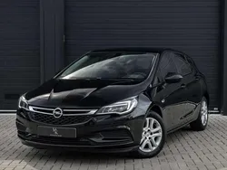 Zwart Gebruikt 2019 Opel Astra Edition Hatchback | € 10.999 (Goede deal)
