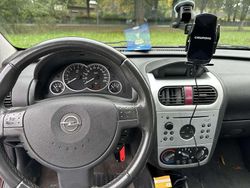 Gebruikt 2003 Opel Corsa Njoy Sedan | € 1.800 (Eerlijke prijs)