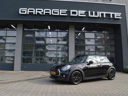 Zwart Gebruikt 2017 Mini Cooper Business Hatchback | € 12.750 (Iets duurder)