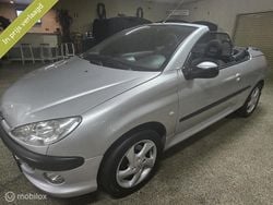 Grijs Gebruikt 2003 Peugeot 206 CC Cabriolet | € 1.695 (Eerlijke prijs)