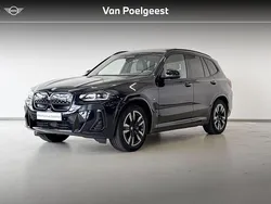 M carbonschwarz metallic (donker blauw metallic) Gebruikt 2023 BMW iX3 Executive SUV | € 44.995 (Super prijs)