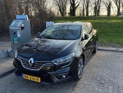 Zwart Gebruikt 2017 Renault Mégane IV Bose Edition Hatchback | € 8.400 (Eerlijke prijs)