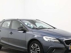 Blauw Gebruikt 2018 Volvo V40 CC Momentum Stationwagen | € 18.500 (Goede deal)