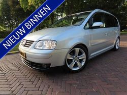 Grijs Gebruikt 2004 VW Touran Highline MPV | € 2.950 (Duur)