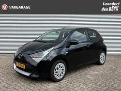 Zwart Gebruikt 2021 Toyota Aygo X-play Hatchback | € 9.495 (Goede deal)