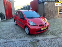 Rood Gebruikt 2007 Toyota Aygo Hatchback | € 2.250 (Eerlijke prijs)