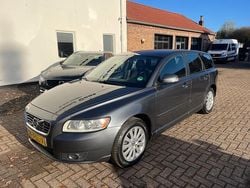 Grijs (metallic) Gebruikt 2011 Volvo V50 Stationwagen | € 6.495 (Iets duurder)