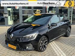 Noir etoile Gebruikt 2022 Renault Clio V Intens Hatchback | € 16.945 (Eerlijke prijs)