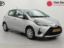 Grijs Gebruikt 2018 Toyota Yaris Hybrid Hatchback | € 15.499 (Eerlijke prijs)