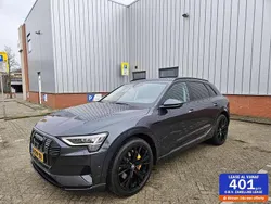 Grijs, metallic lak Gebruikt 2019 Audi e-tron SUV | € 24.995 (Iets duurder)
