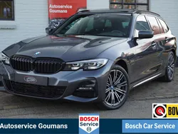 Grijs Gebruikt 2022 BMW 330e Executive Stationwagen | € 38.749 (Eerlijke prijs)