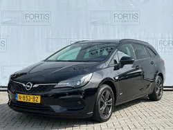 Zwart Gebruikt 2021 Opel Astra Design & Tech Stationwagen | € 15.900 (Eerlijke prijs)