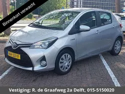 Grijs Gebruikt 2016 Toyota Yaris Hybrid Hatchback | € 11.900 (Eerlijke prijs)