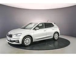 Brilliant silver Gebruikt 2024 Skoda Fabia Selection Hatchback | € 22.400 (Eerlijke prijs)