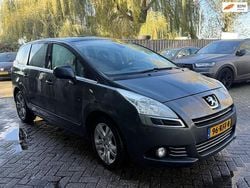 Grijs Gebruikt 2009 Peugeot 5008 MPV | € 999 (Goede deal)