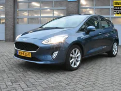 Blauw, metallic lak Gebruikt 2019 Ford Fiesta Trend Hatchback | € 11.250 (Eerlijke prijs)