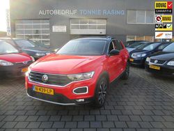 Rood Gebruikt 2019 VW T-Roc Business SUV | € 21.940 (Eerlijke prijs)