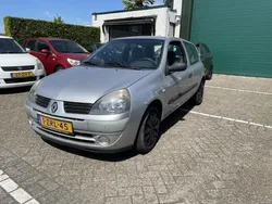Grijs Gebruikt 2006 Renault Clio II Hatchback | € 700 (Super prijs)