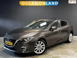 Bruin Gebruikt 2016 Mazda 3 Hatchback | € 12.900 (Eerlijke prijs)