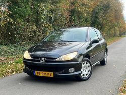 Zwart Gebruikt 2005 Peugeot 206 Hatchback | € 1.475 (Eerlijke prijs)