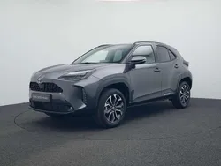 Grijs, metallic lak Nieuw 2025 Toyota Yaris Cross Comfort SUV | € 35.285 (Eerlijke prijs)