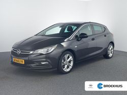 Zwart Gebruikt 2016 Opel Astra Business Hatchback | € 13.895 (Eerlijke prijs)