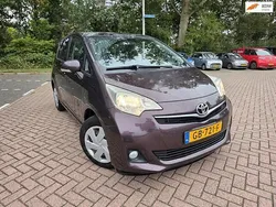 Bruin Gebruikt 2011 Toyota Verso-S MPV | € 5.650 (Eerlijke prijs)