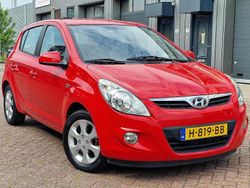 Rood Gebruikt 2009 Hyundai i20 Dynamiq Hatchback | € 5.250