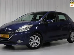 Blauw Gebruikt 2012 Peugeot 208 Envy Hatchback | € 5.250 (Eerlijke prijs)