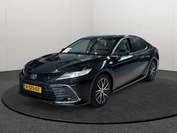 Zwart, metallic lak Gebruikt 2023 Toyota Camry Executive Sedan | € 41.950 (Iets duurder)