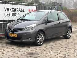 Grijs (metallic) Gebruikt 2012 Toyota Yaris Hatchback | € 4.495 (Super prijs)