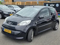 Zwart Gebruikt 2008 Peugeot 107 Urban Move Hatchback | € 1.750 (Goede deal)