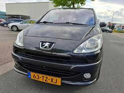 Zwart Gebruikt 2007 Peugeot 1007 Hatchback | € 2.150 (Eerlijke prijs)