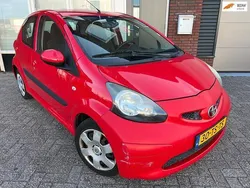 Rood Gebruikt 2007 Toyota Aygo Hatchback | € 1.999 (Goede deal)