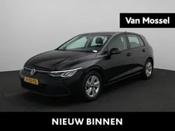Zwart Gebruikt 2022 VW Golf VIII Life Hatchback | € 20.900 (Goede deal)