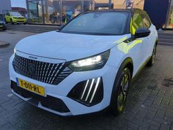 Wit Gebruikt 2023 Peugeot e-2008 GT SUV | € 24.900 (Eerlijke prijs)