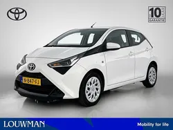 Wit Gebruikt 2021 Toyota Aygo X-play Hatchback | € 11.745 (Eerlijke prijs)