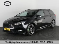 Zwart Gebruikt 2017 Ford Focus Titanium Stationwagen | € 15.850 (Iets duurder)