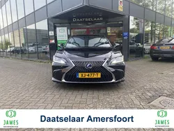 Zwart Gebruikt 2019 Lexus ES300H Business Edition Sedan | € 35.744 (Goede deal)