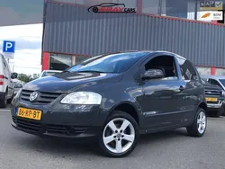 Zwart, metallic lak Gebruikt 2005 VW Fox Trendline Hatchback | € 1.299 (Eerlijke prijs)
