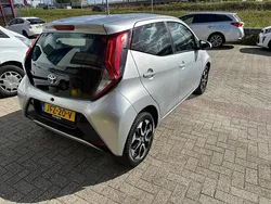 Grijs Gebruikt 2021 Toyota Aygo X-play Hatchback | € 13.250 (Eerlijke prijs)